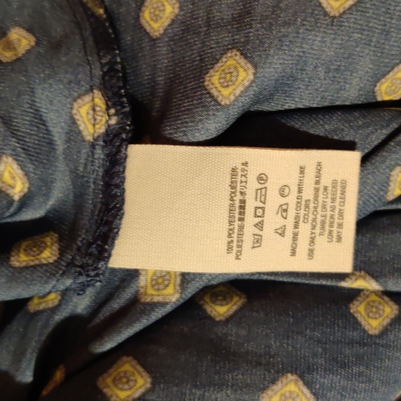 Free People Navy Blue & golden geometric print blouse that ties at waist - Picture 8 of 8